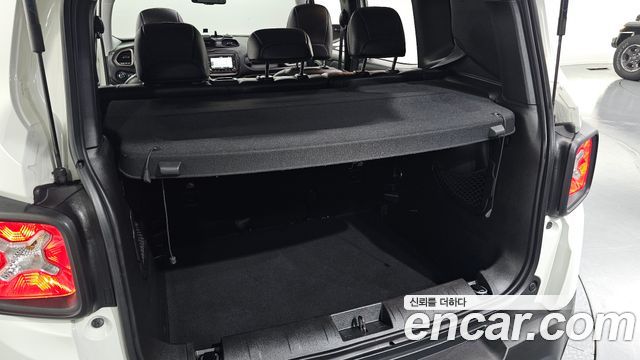 Jeep Renegade 2017 — photo 20