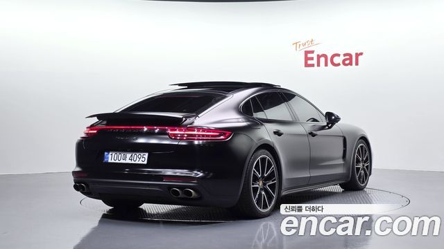 Porsche Panamera 2018 — photo 2