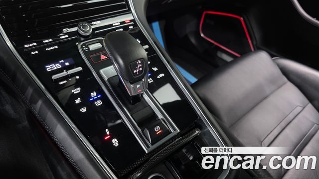 Porsche Panamera 2018 — photo 12