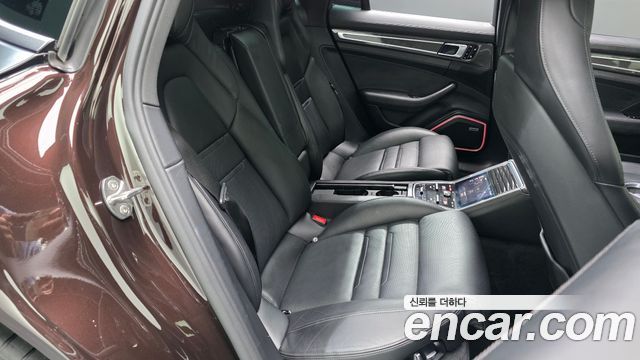 Porsche Panamera 2018 — photo 17