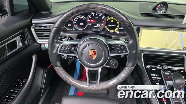 Porsche Panamera 2018 — photo 19
