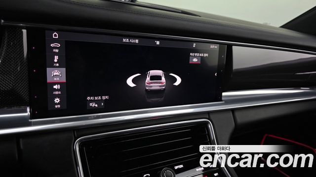 Porsche Panamera 2018 — photo 21