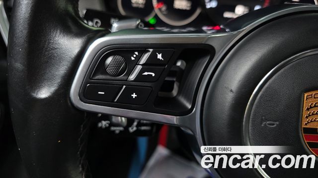 Porsche Panamera 2018 — photo 26