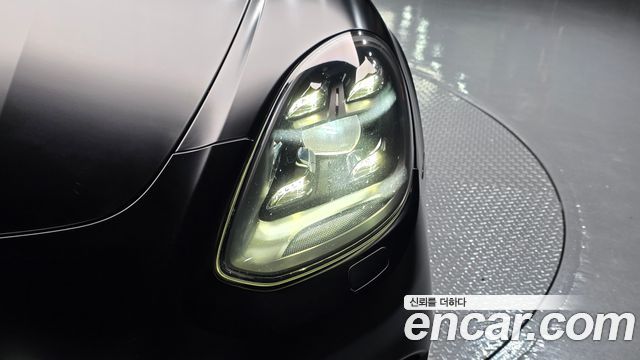 Porsche Panamera 2018 — photo 8