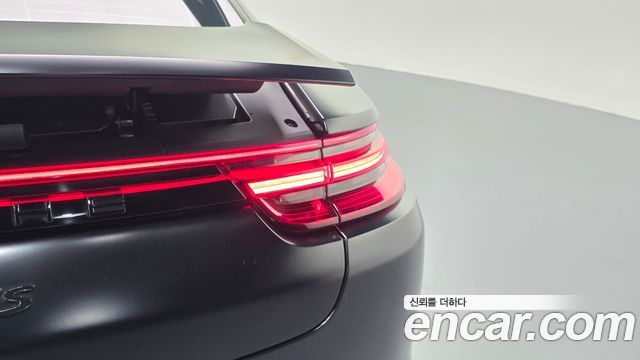 Porsche Panamera 2018 — photo 9