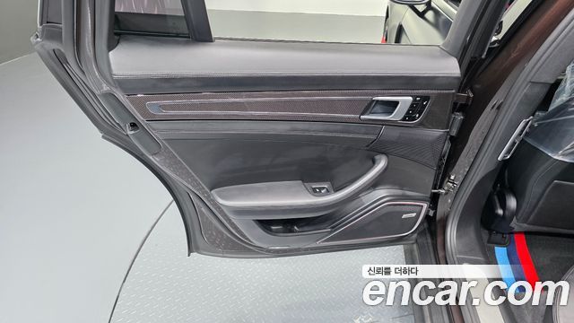 Porsche Panamera 2018 — photo 15