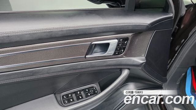 Porsche Panamera 2018 — photo 27