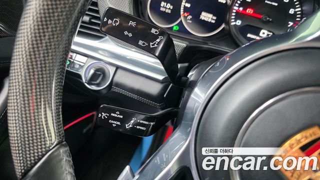 Porsche Panamera 2018 — photo 29