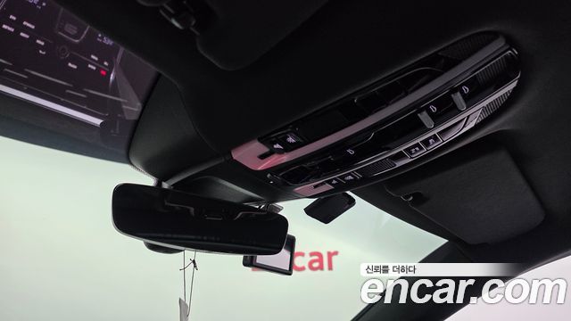 Porsche Panamera 2018 — photo 32