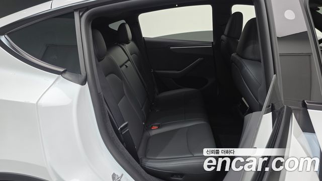 Tesla Model Y 2026 — photo 17