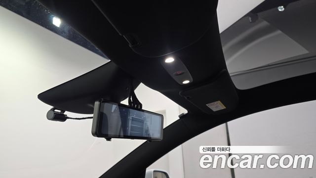 Tesla Model Y 2026 — photo 28