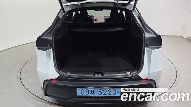 Tesla Model Y 2026 — photo 31