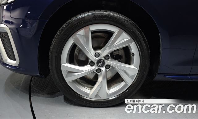 Audi A4 2021 — photo 5