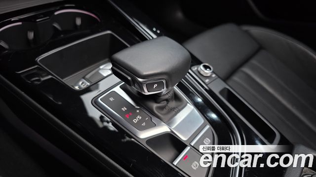 Audi A4 2021 — photo 9
