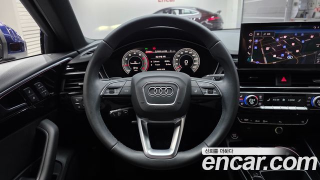 Audi A4 2021 — photo 14