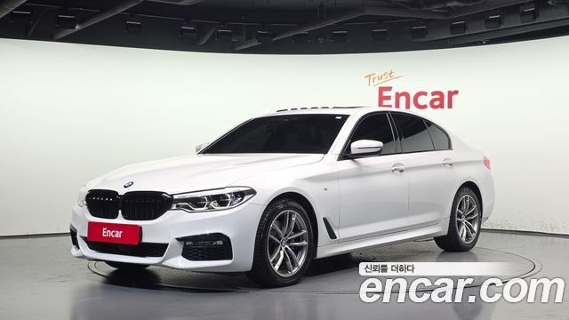 BMW 5-Series 2017 — photo 1