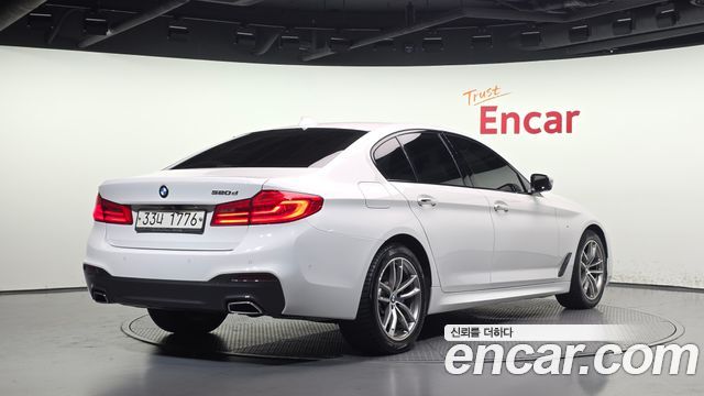 BMW 5-Series 2017 — photo 2