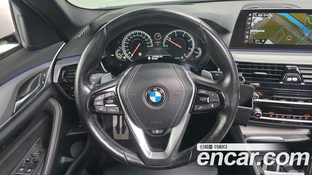 BMW 5-Series 2017 — photo 13