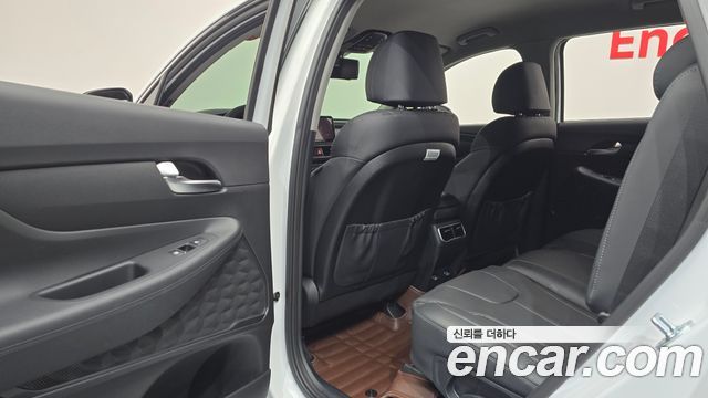 Hyundai Santafe 2023 — photo 27