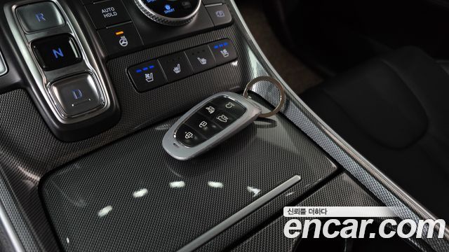 Hyundai Santafe 2023 — photo 28