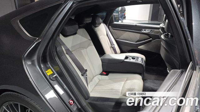 Genesis G80 2018 — photo 17