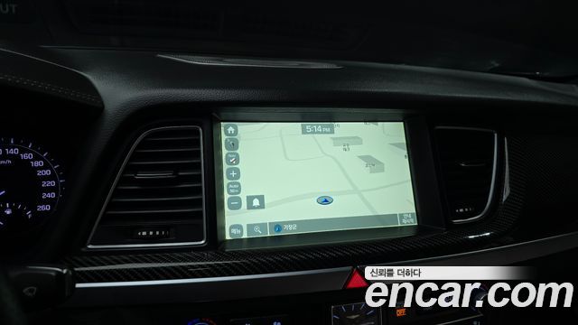 Genesis G80 2018 — photo 25