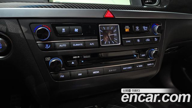 Genesis G80 2018 — photo 26