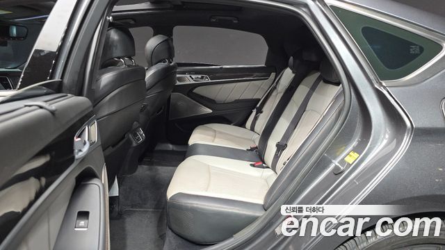 Genesis G80 2018 — photo 16