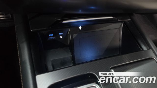 Genesis G80 2018 — photo 27