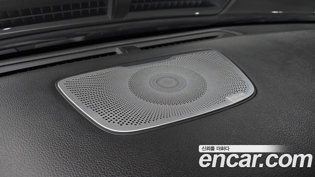 Genesis G80 2018 — photo 28