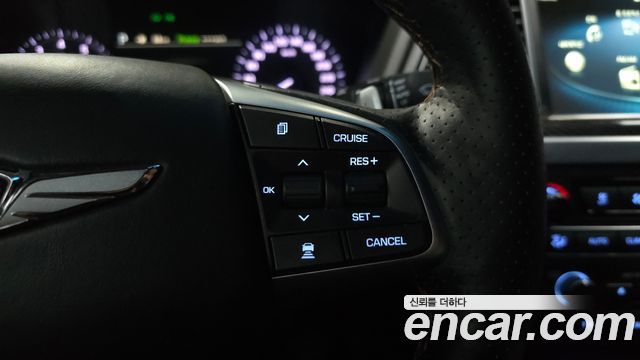 Genesis G80 2018 — photo 32