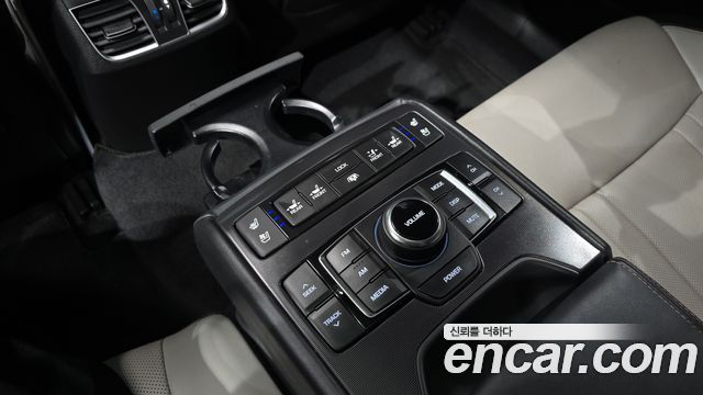 Genesis G80 2018 — photo 37