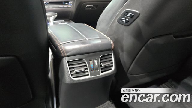 Genesis G80 2018 — photo 38