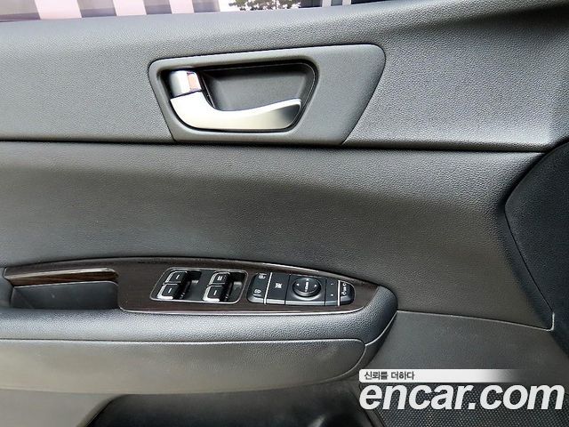 Kia K5 2016 — photo 11