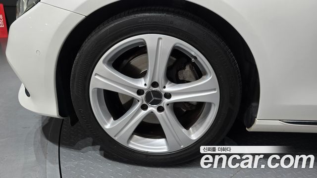 Mercedes-Benz E-Class 2017 — photo 5