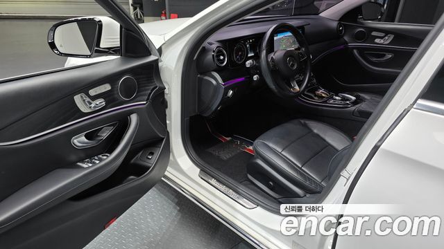 Mercedes-Benz E-Class 2017 — photo 10