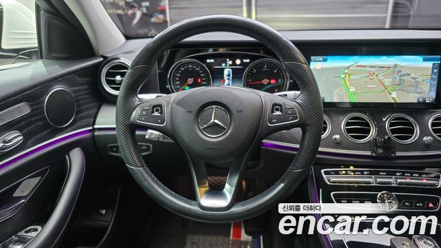 Mercedes-Benz E-Class 2017 — photo 13