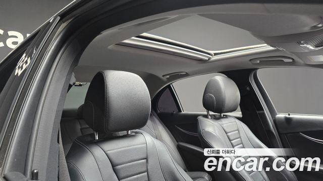 Mercedes-Benz E-Class 2017 — photo 19