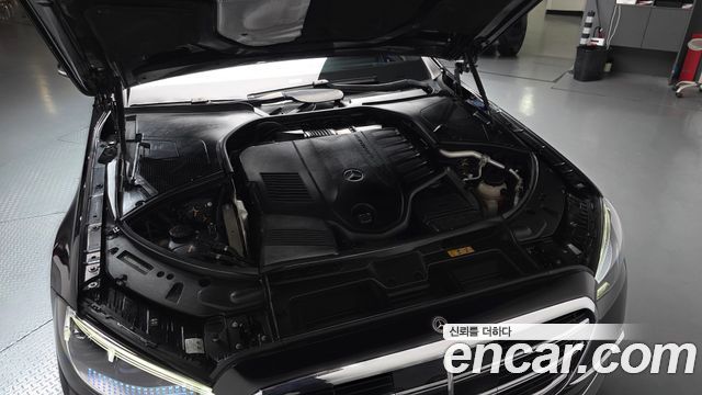 Mercedes-Benz S-Class 2023 — photo 6