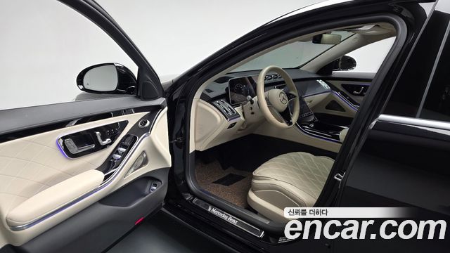 Mercedes-Benz S-Class 2023 — photo 13