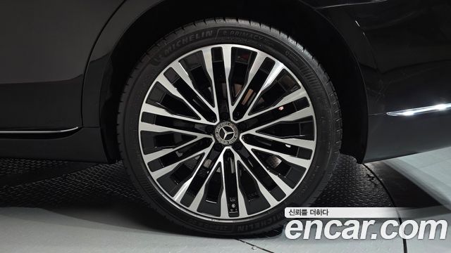 Mercedes-Benz S-Class 2023 — photo 7