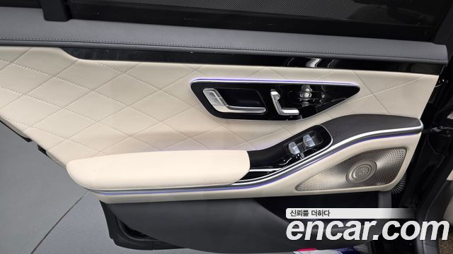 Mercedes-Benz S-Class 2023 — photo 15