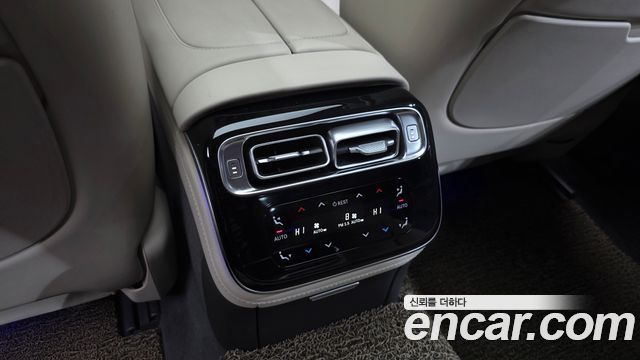 Mercedes-Benz S-Class 2023 — photo 38