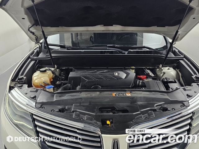 Lincoln MKX 2016 — photo 18