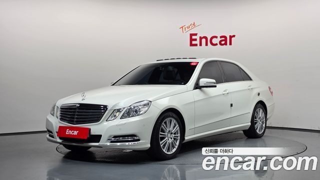Mercedes-Benz E-Class 2011 — photo 1