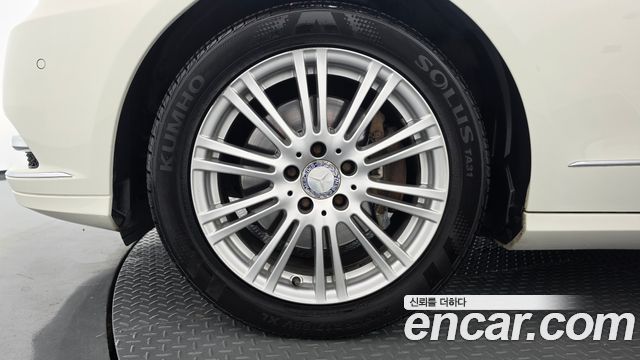 Mercedes-Benz E-Class 2011 — photo 5