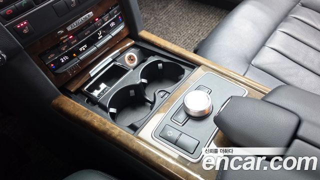 Mercedes-Benz E-Class 2011 — photo 9