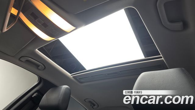 Mercedes-Benz E-Class 2011 — photo 17