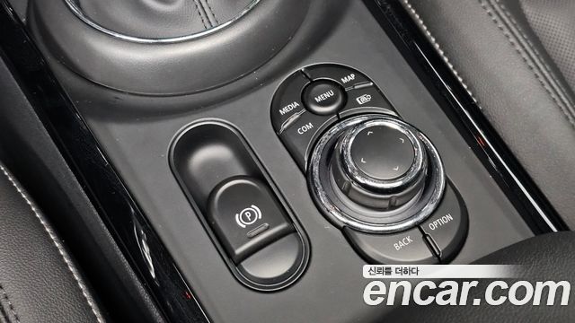 Mini Clubman 2024 — photo 29
