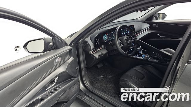 Hyundai AVANTE 2021 — photo 13